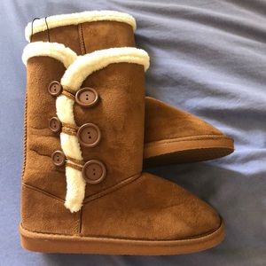 Brand new size 8 brown boots